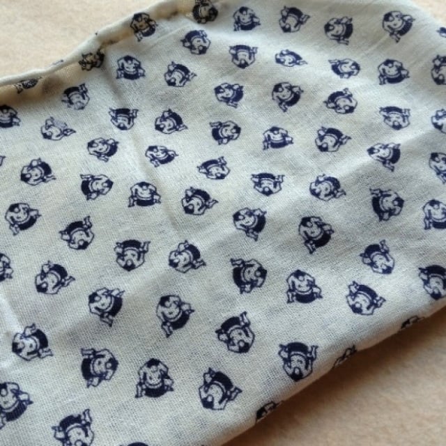  タンスに眠っている「手ぬぐい」を折るだけで？日常に役立つ便利アイテムが完成「持ち運びたくなる」 