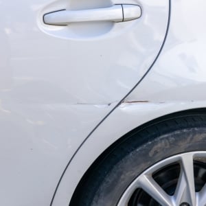 「白って200色あんねん」は本当!?塗料選びに失敗しない「自分の車のカラー」を“正しく知る方法”