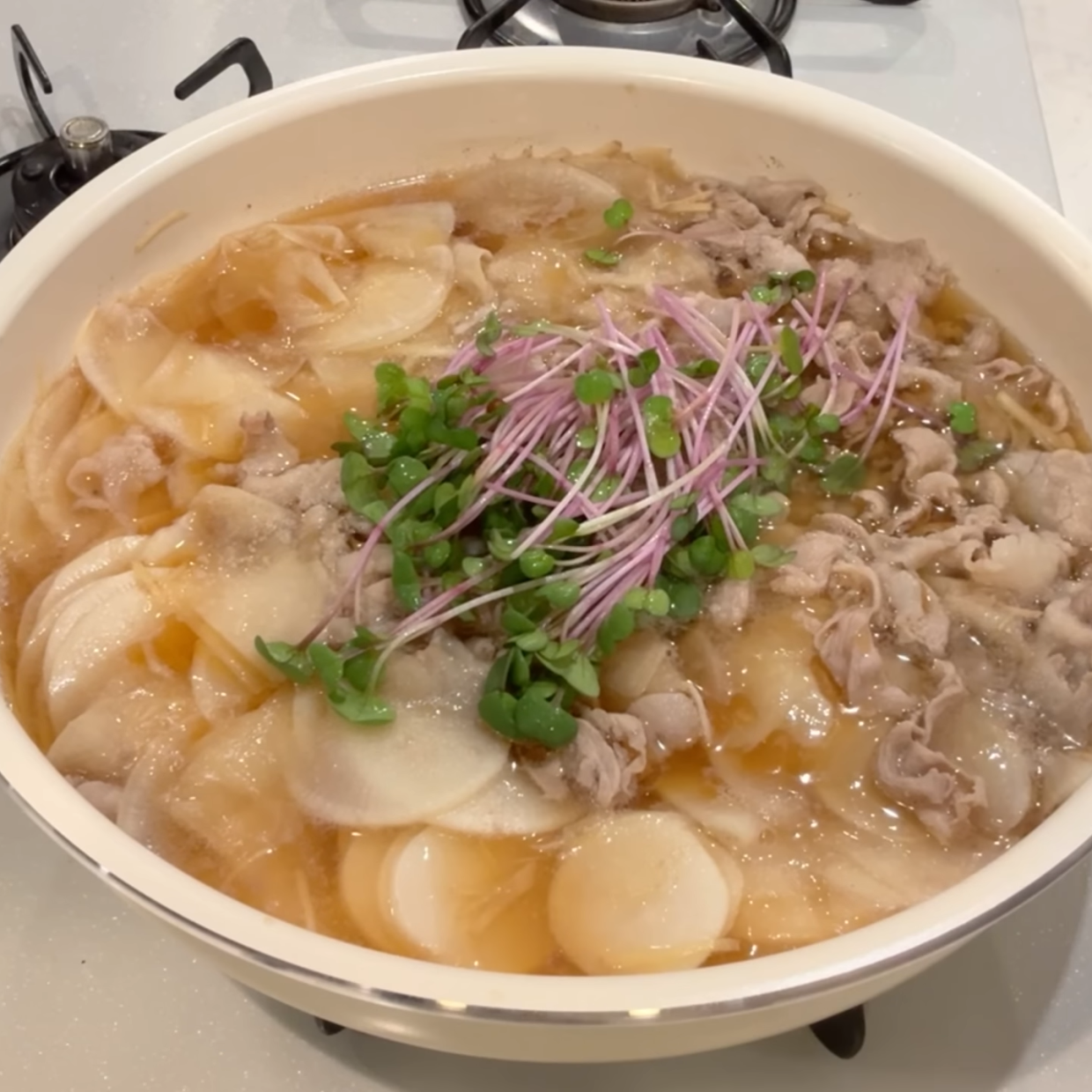  下ゆでなし・煮込みなしでも味しみしみの「豚バラ大根」 