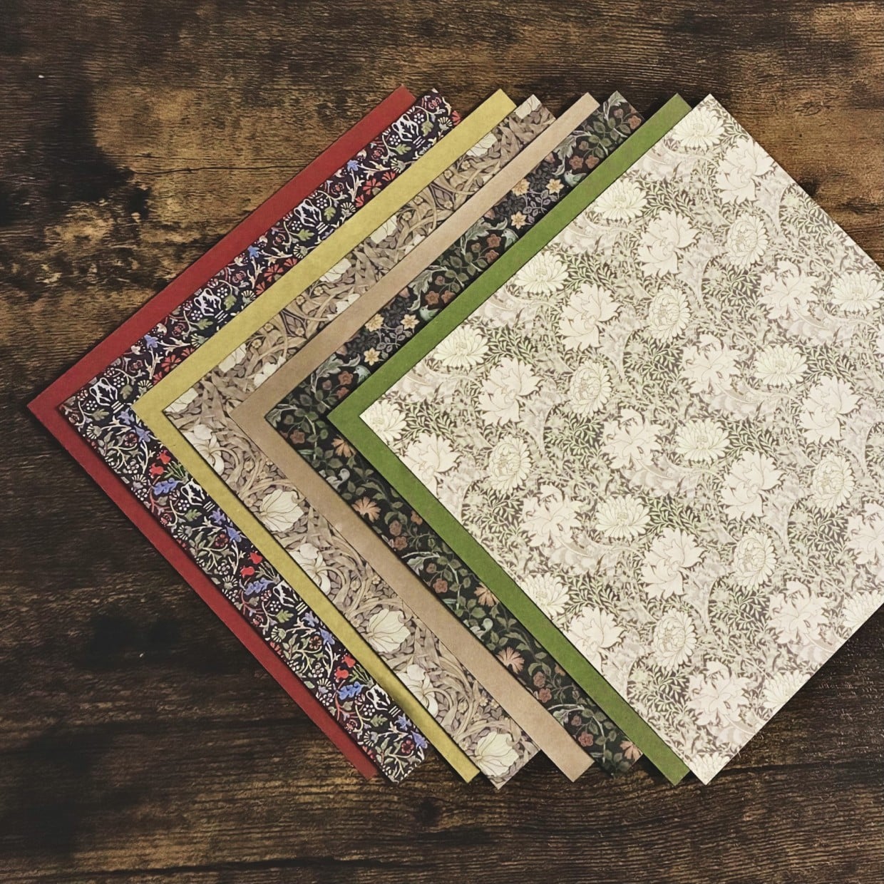 両面折り紙1枚を“切って折るだけ”でセンス光るプチギフトに変身！「バレンタインに使える」「簡単！」