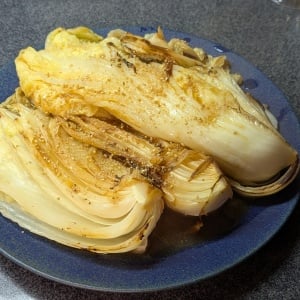 「余りがちな白菜がごちそうに！」切って焼くだけの絶品ステーキレシピ