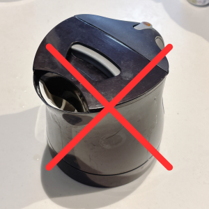 「電気ケトル」の寿命が縮む“3つのNG行動”「故障する原因になる」「キレイにするつもりが逆に汚れる」