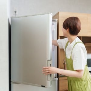 「電気代が高い人」がしてしまいがちな“冷蔵庫のNGな使い方”3つ「冬でも油断禁物」「盲点だった」