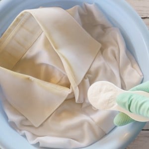 「酸素系漂白剤」で汚れを落とす“正しい手順”「シミ・黄ばみをすっきり」「ただつけるだけじゃダメ」