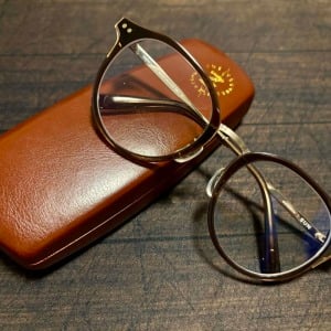 使っていない「メガネケース」と「スポンジ」を組み合わせた結果「想定外だけどめっちゃ使える！」