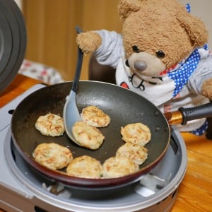 混ぜて焼くだけ！意外と知らない“豆腐”の食べ方「もちもち食感」「カルシウムも摂れる」