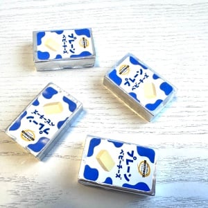 散らかりがちなベビーチーズ。“冷蔵庫に指定席”を作ってあげると…？「ぴったり」「すぐ取り出せる」