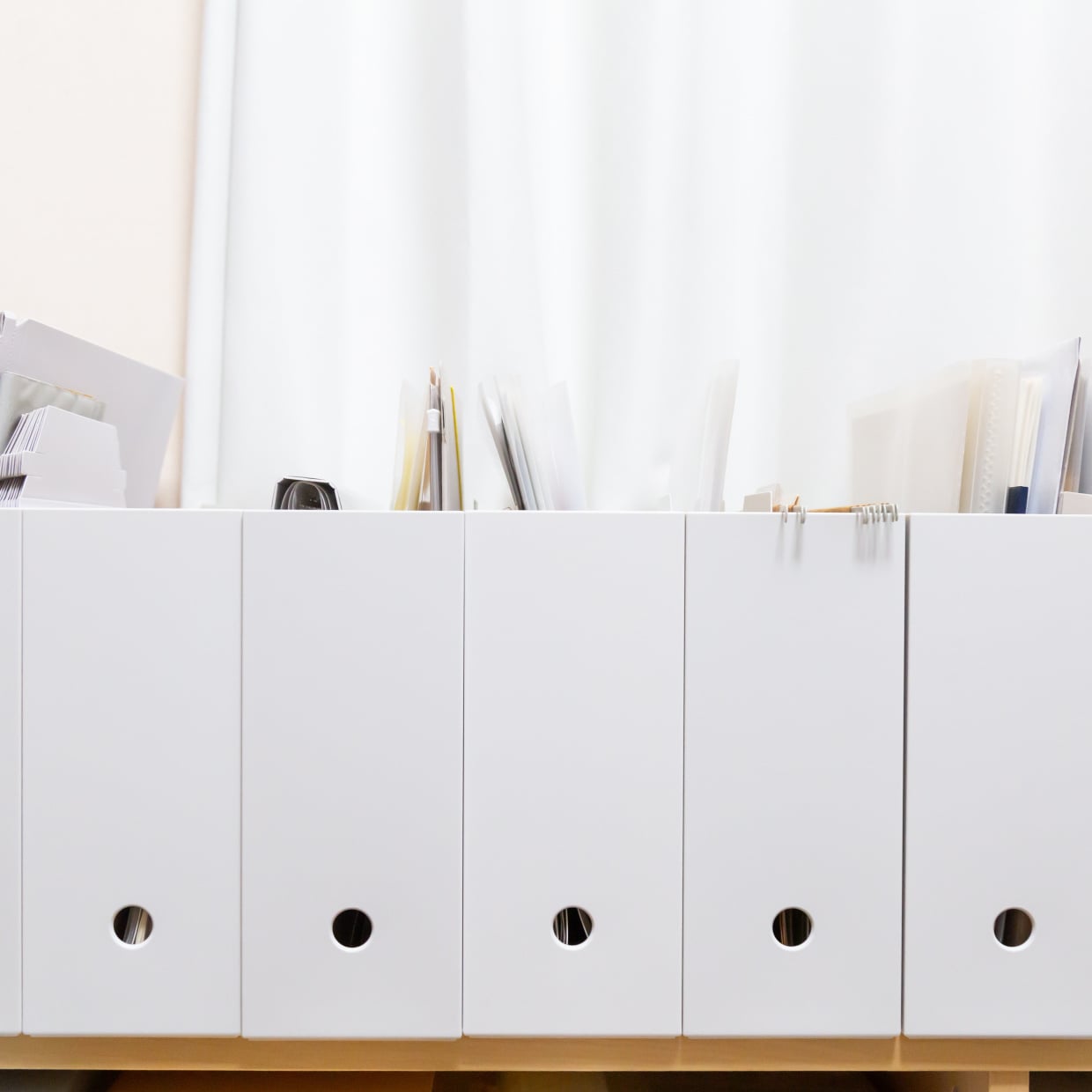  “縦”でしか使ったことがない「ファイルボックス」の抜群に使いやすい収納術「棚のように使える！」 