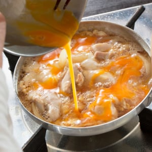 ボリューム満点。「食費が少ない人」がよく作る“3つの丼ものメニュー”「コスパよし」「時短にもなる」