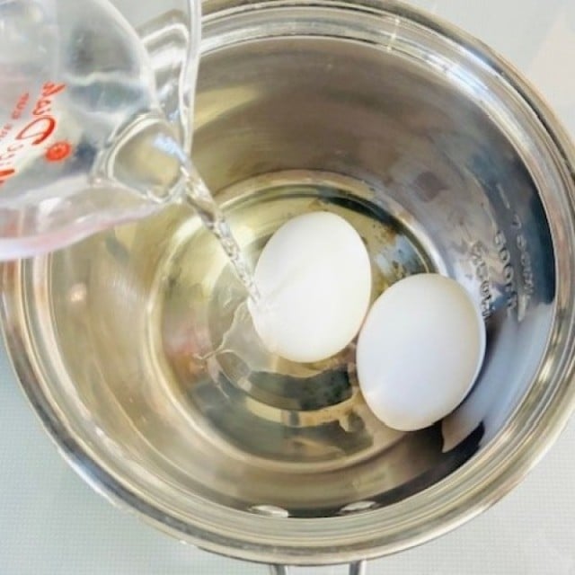  大量のお湯は不要！たった100mlの水で「ゆでたまご」を作る方法→ちゃんと出来た…！ 