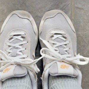 もう元の結び方には戻れないわ。一瞬で結べてほどけにくい“靴紐テクニック”「魔法みたい」「わずか3秒」