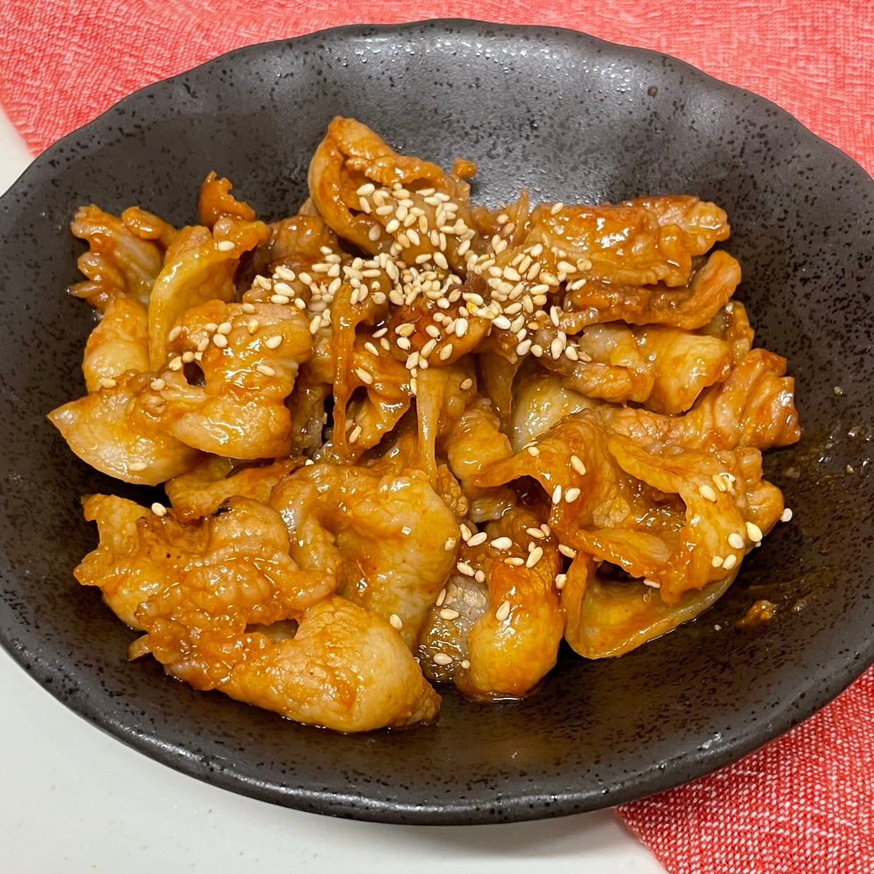  「大さじ1加えるだけ」いつものしょうが焼きがもっとおいしくなる調味料「濃厚な味わい」「ご飯が進む」 