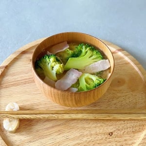 朝のみそ汁に入れるだけ！【ビタミンC＋たんぱく質】がとれる腸がよろこぶ一杯とは