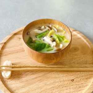 朝の「みそ汁」に入れるだけ。腸がよろこぶ“春のゆらぎ肌”対策食材