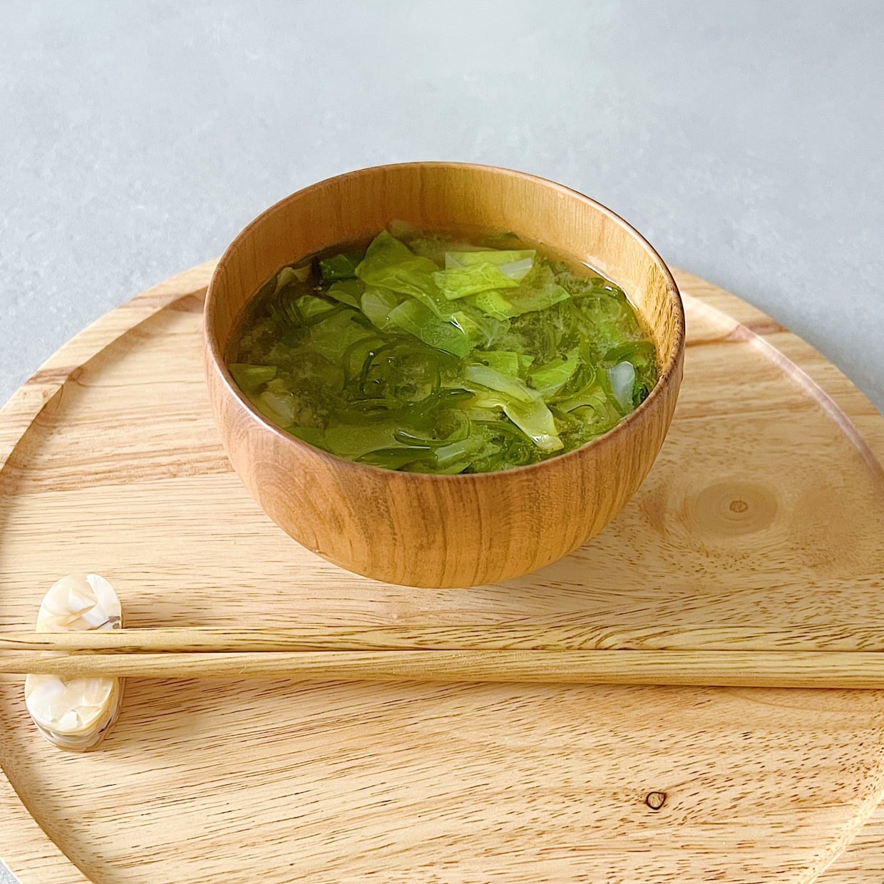 朝「みそ汁」にプラスするだけ。“腸がよろこぶ食物繊維がたっぷりの2つの食材”