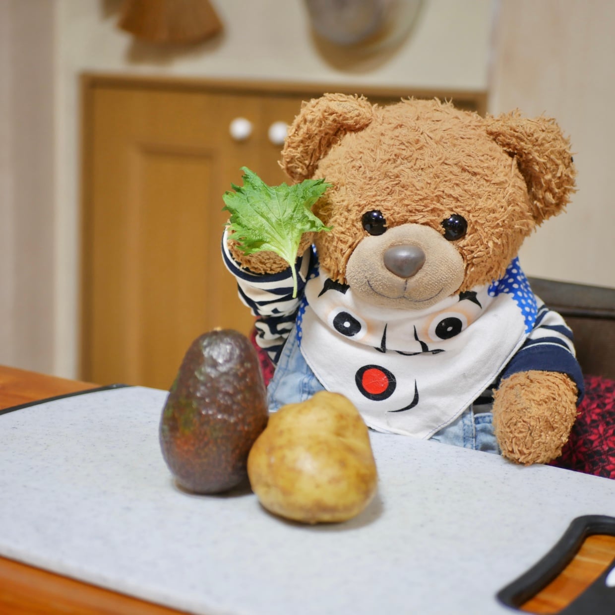 いつもの「ポテサラ」に入れると満足感が上がる。“2つの緑の食材”とは？「レンチンして混ぜるだけ」