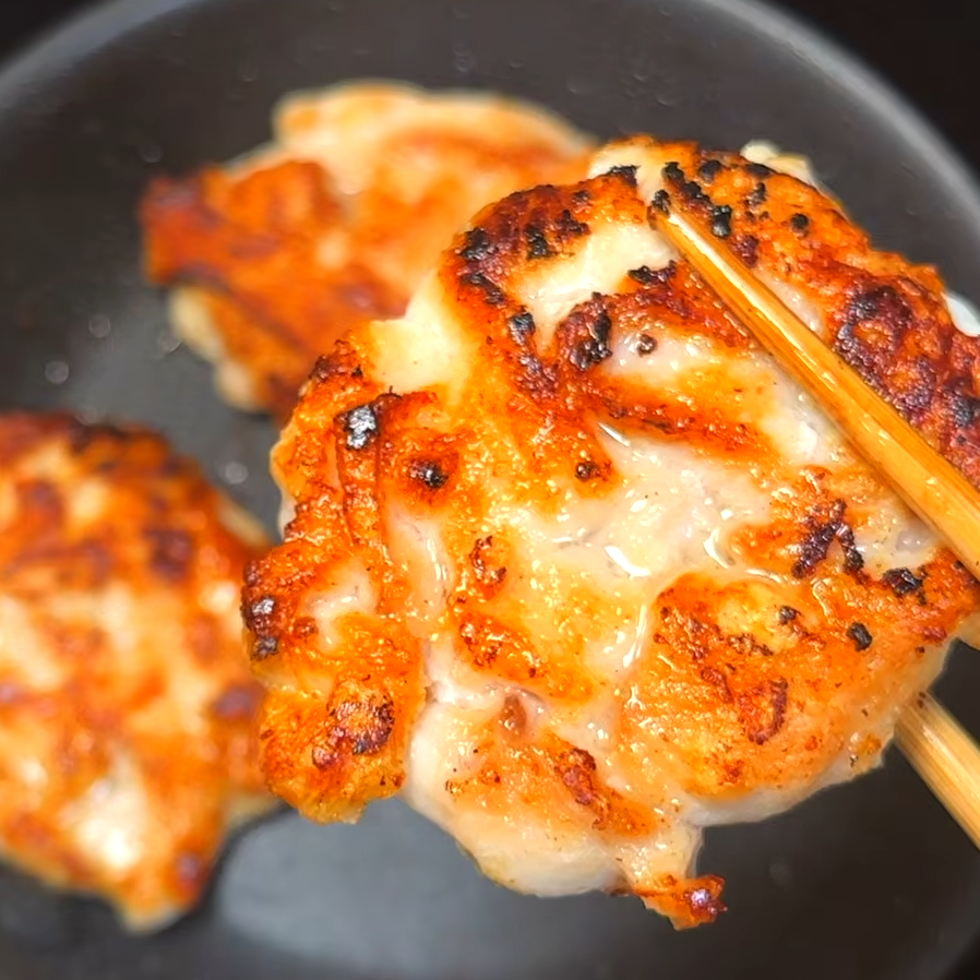  鶏むね肉、もう普通の焼き方に戻れない。驚くほど柔らかくなるコツ 