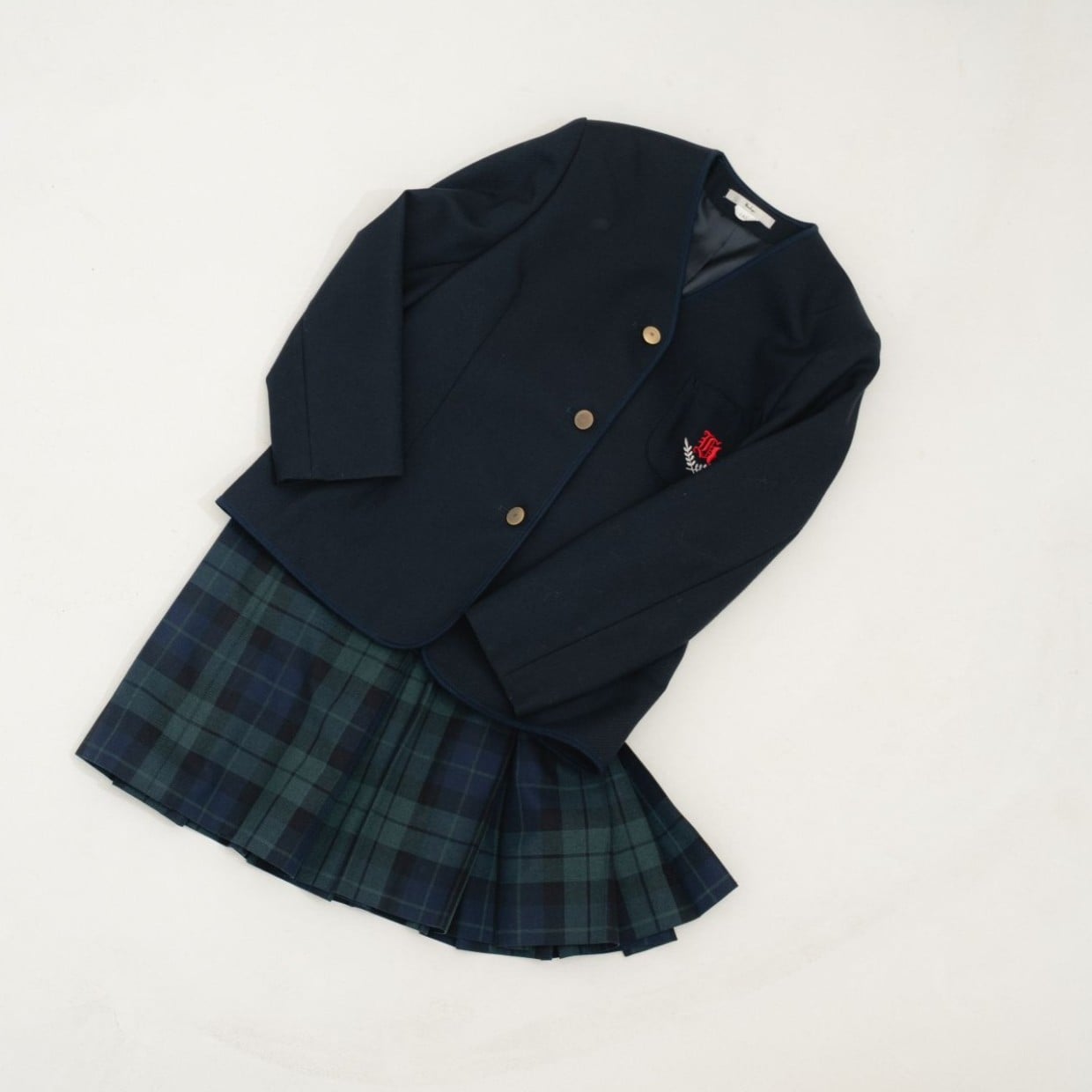  じつは家で洗えるかも。クリーニング代が浮く、家庭でできる“制服のただしい洗い方” 