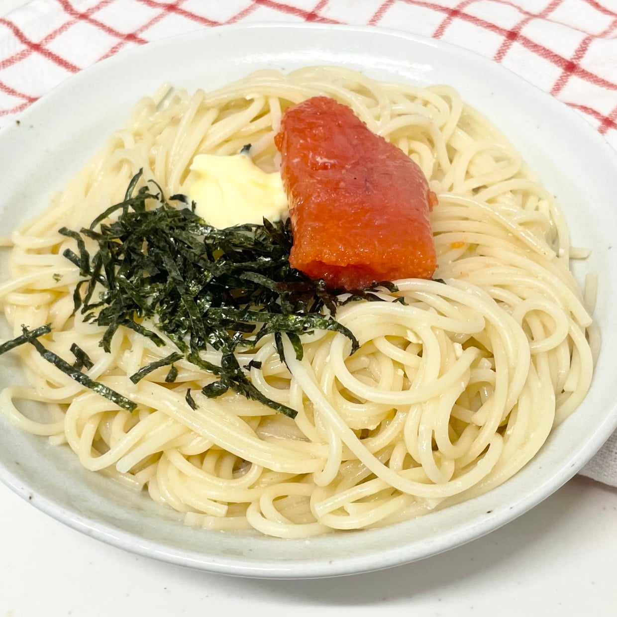  「大さじ1入れるだけ」茹でた”パスタ”がくっつかなくなる裏ワザ「風味がいい」「レンチンで簡単」 