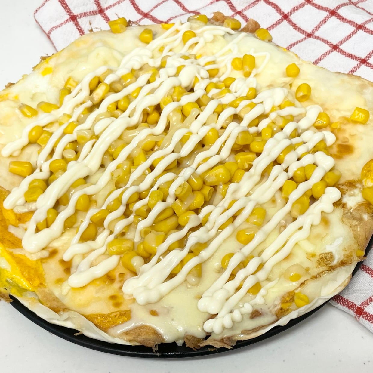 もうピザ生地は使わない。パリパリ食感ピザを簡単に作れる余りがちな食材