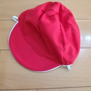 “伸びた帽子のゴム”を縫わずに直す！ハサミと新しいゴムだけで簡単に交換できちゃう【時短ワザ】