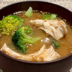 朝「みそ汁」にプラスするだけ。“たんぱく質がしっかり摂れる2つの食材”