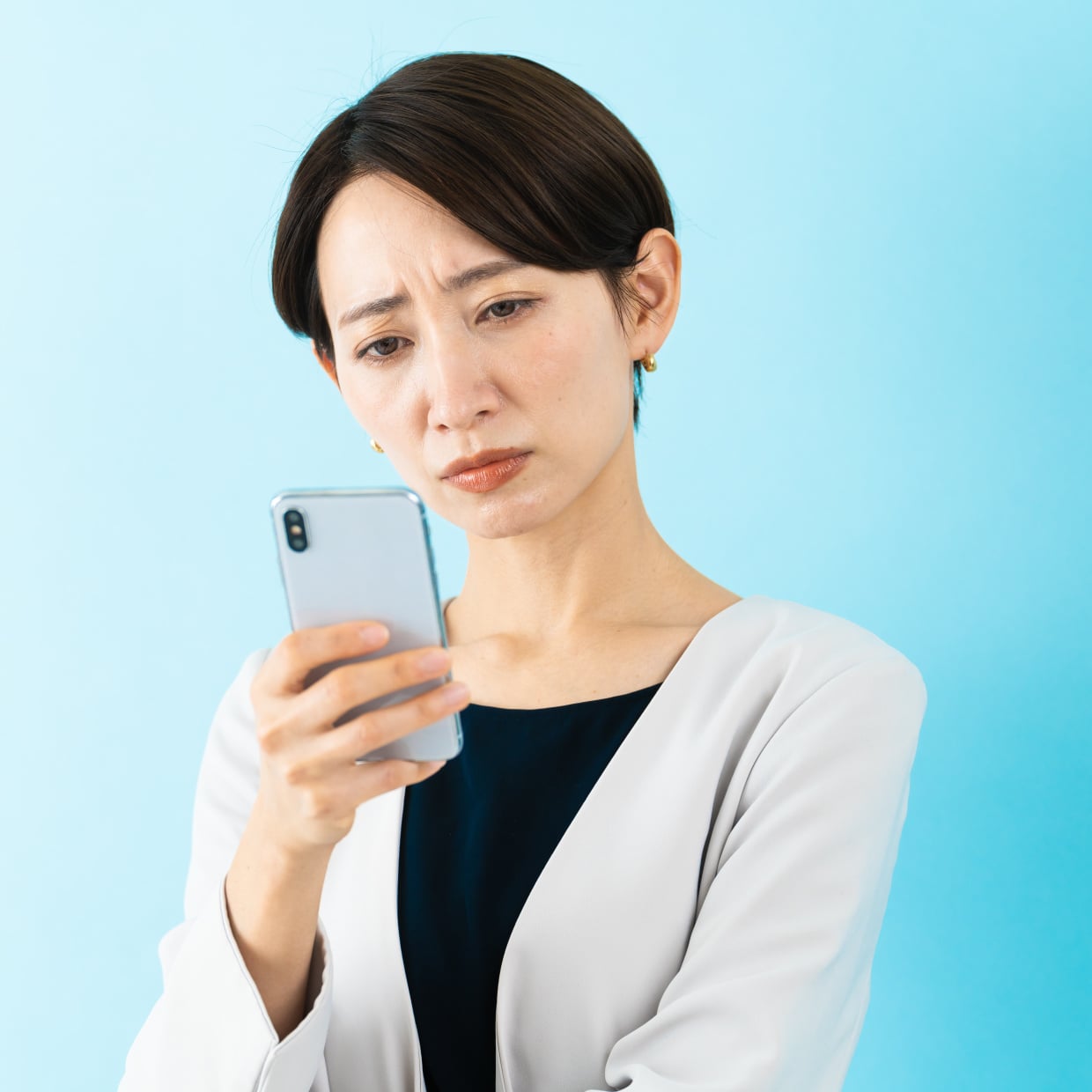【LINE】覚えがないのに「いつの間にか友だち追加」されている…を防ぐ【見落としがちなスマホ設定】