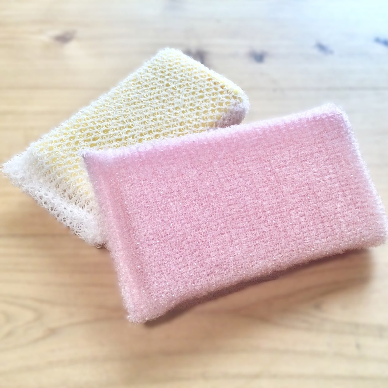  在宅勤務の友達に教えるわ。使ってない「キッチンスポンジ」のラクになる【意外過ぎる使い道】 