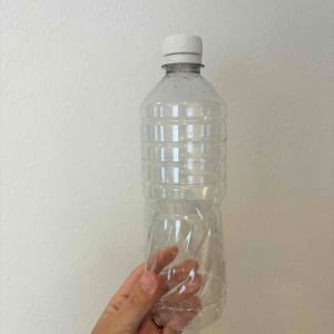 思わず「本当にペットボトルですか？」と聞きたくなる。キラキラかわいい飾りに変身【工作アイデア】