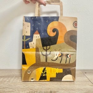 たった数分で「深い紙袋」が「浅い紙袋」に変身するリメイク術「魔法みたい」「使いやすくなった」