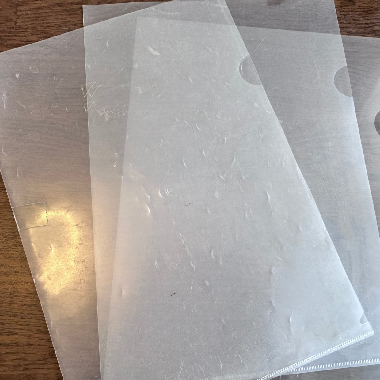 名もなき家事のプチストレス解消。使い古した「クリアファイル」の“意外な使い道”「ツルツル素材がいい」