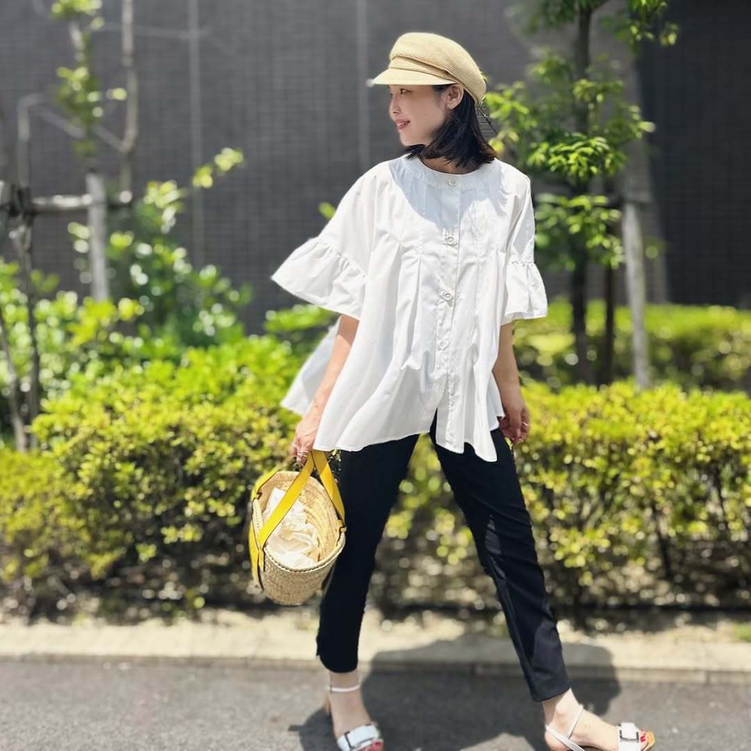  40代でも“おばさん体型”とは言わせない！春のお腹まわりカバーコーデ3選 