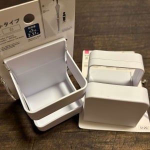 玄関で使わない！傘も入れない！ダイソーの「傘立て」がリビングで大活躍する【便利な活用術】