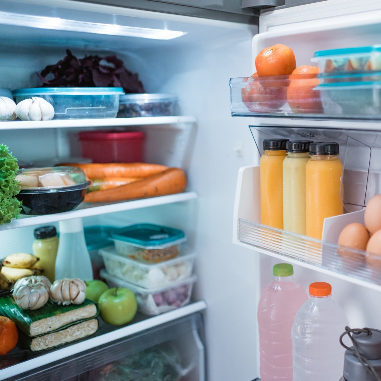  今日から実践できるものばかり。「食費が少ない人」がやっている“ロスを防ぐ”賢い冷蔵庫の使い方3選 