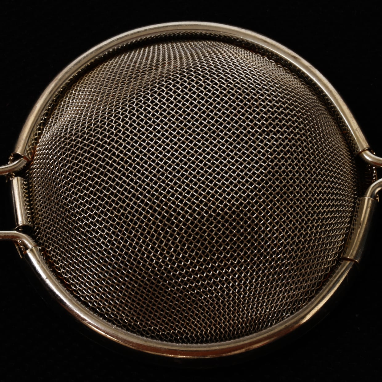  家に眠っている意外なアイテムに穴あける。“茶こし”なしでお茶をおいしく飲む【驚きのワザ】 