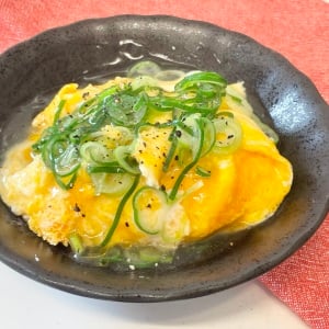 冷蔵庫にねぎと卵だけ…絶品あんかけ丼レシピ「10分でできる」