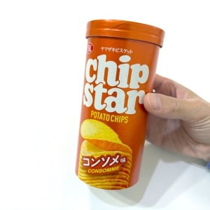 もうわざわざ専用グッズ買わない。「チップスターの空き容器」が神収納になる【便利な活用術】