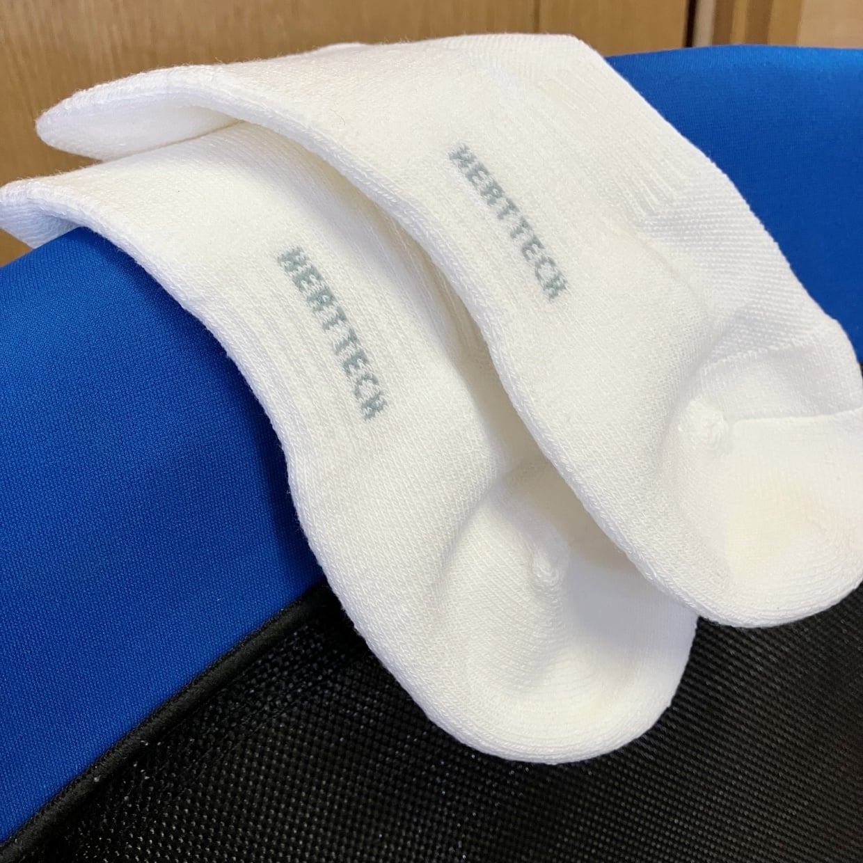  捨てる前に再活躍しちゃう。「古いヒートテック靴下」の思わぬ【活用術2選】 