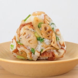 朝「おにぎり」に混ぜると満足感が上がる。“タンパク質や食物繊維がとれる”栄養抜群な組み合わせ