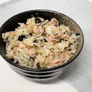 ご飯に混ぜるだけ！おかわりがとまらない絶品混ぜご飯「風味豊か！」「5分でできる」