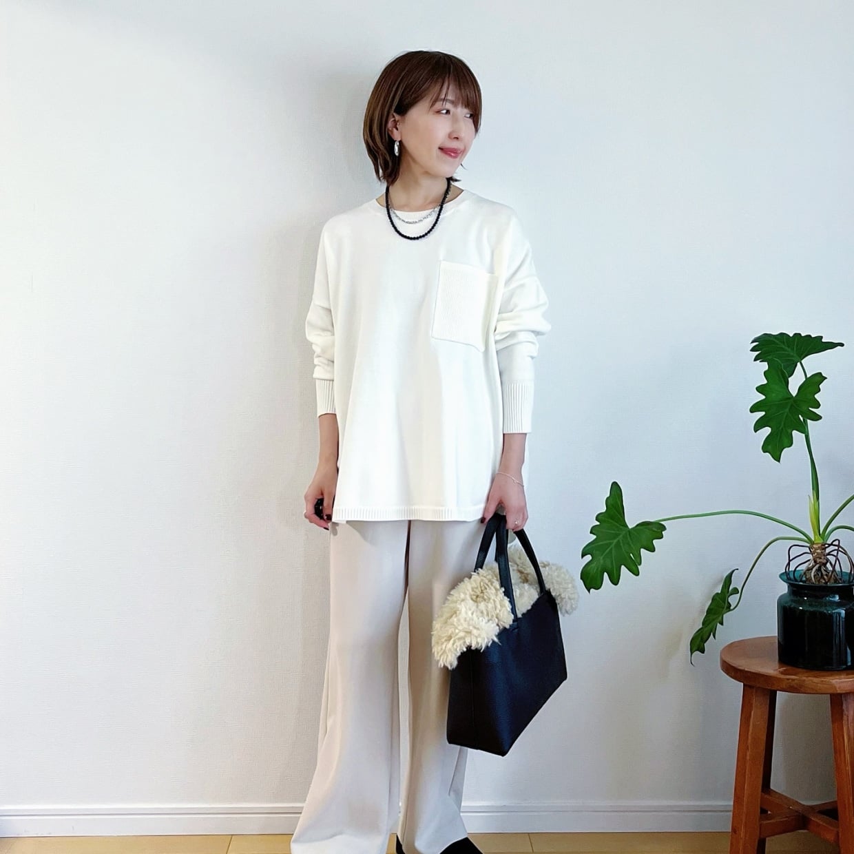  「マネしたい！」と思われちゃう。顔色がパッと明るく見える“白トップス着まわし術”3選 