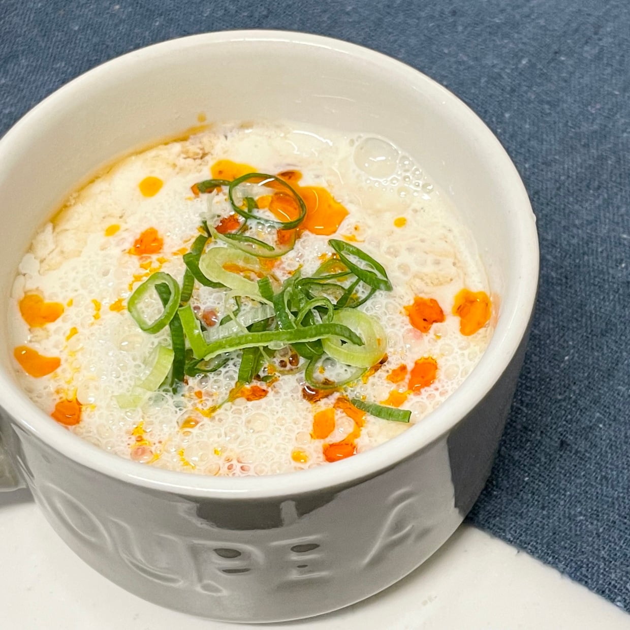  「大さじ1入れるだけ」いつもの豆乳スープの食べ応えが上がる食べ方「体がよろこぶ」 