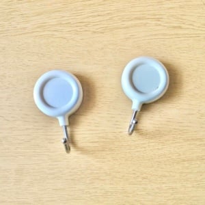 逆向きで使うだけ。「シールフック」がキッチンで大活躍「家事がスムーズになる」