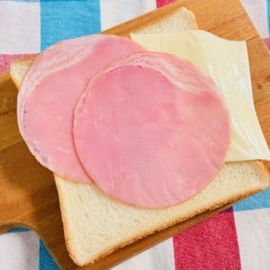 「のせる前のひと手間で変わる」断然いい！満足感の高い「ハムトースト」に仕上げる簡単ワザ