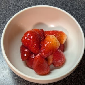 甘くないいちごが劇的に変わる！切って漬けるだけの“ちょい足し調味料”