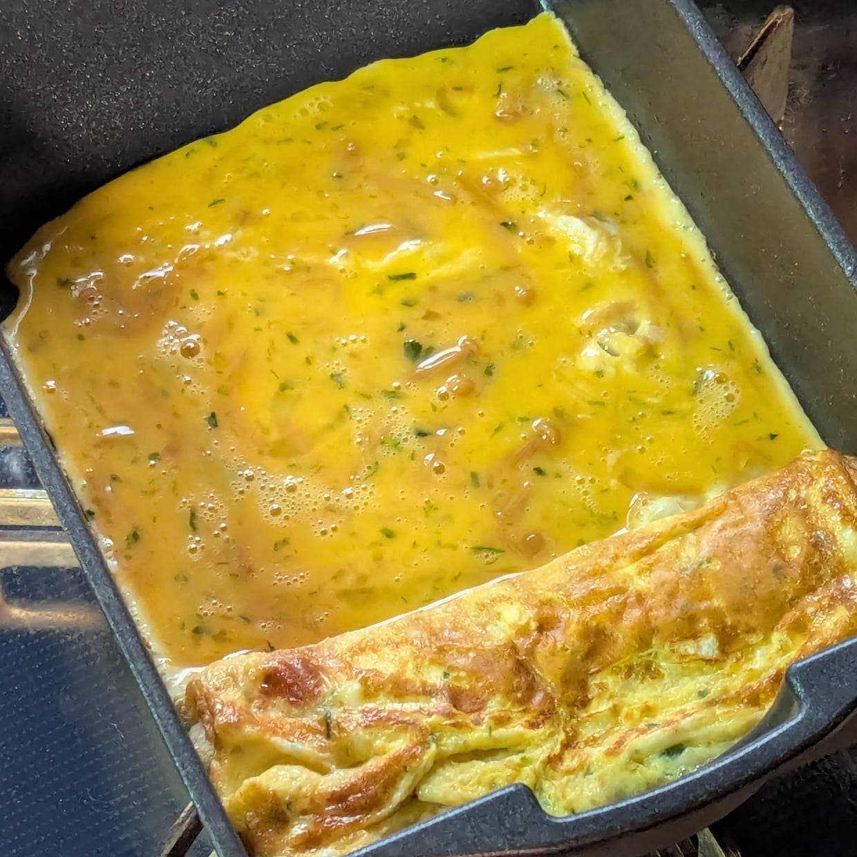  「大さじ1で味が決まる」卵焼きがだしなしでも深みのある味になる“意外な食材”「子どもがよろこぶ」 