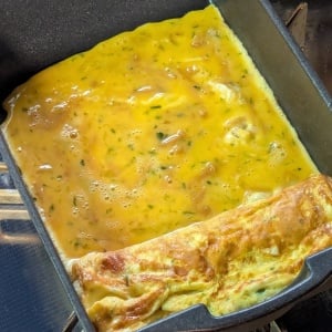 「大さじ1で味が決まる」卵焼きがだしなしでも深みのある味になる“意外な食材”「子どもがよろこぶ」