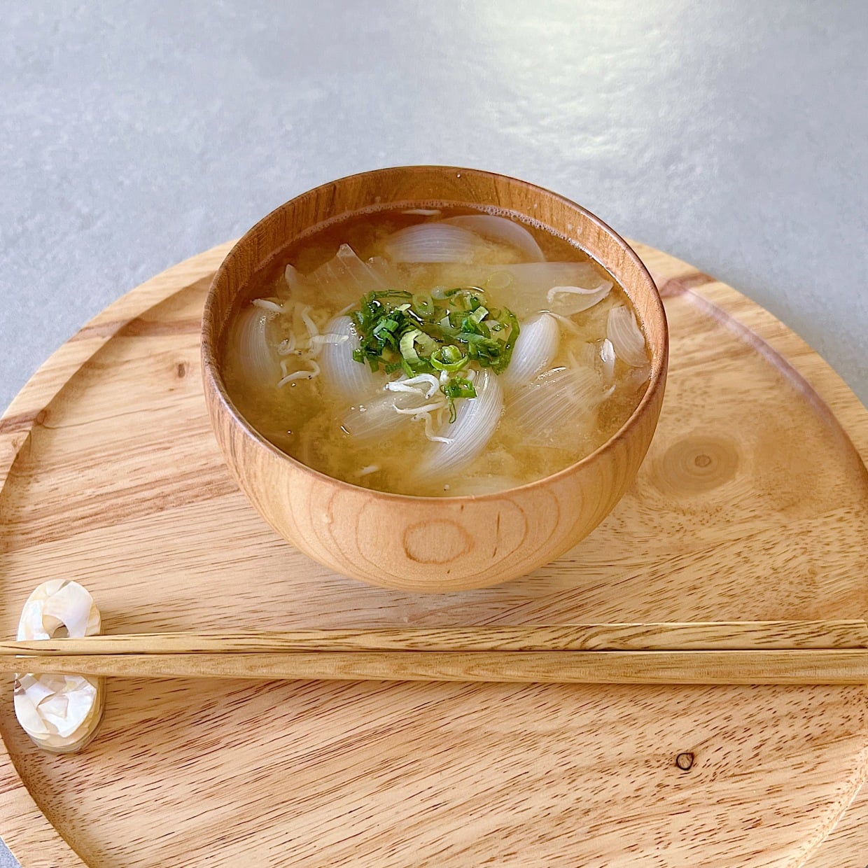  朝「みそ汁」に入れるだけ。“カルシウムやビタミンDがたっぷりの食材” 