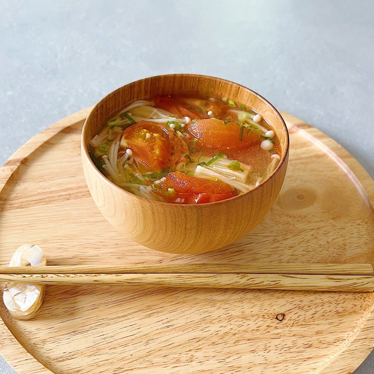  朝「みそ汁」にプラスするだけ。“強い抗酸化作用を持つ旬の食材” 