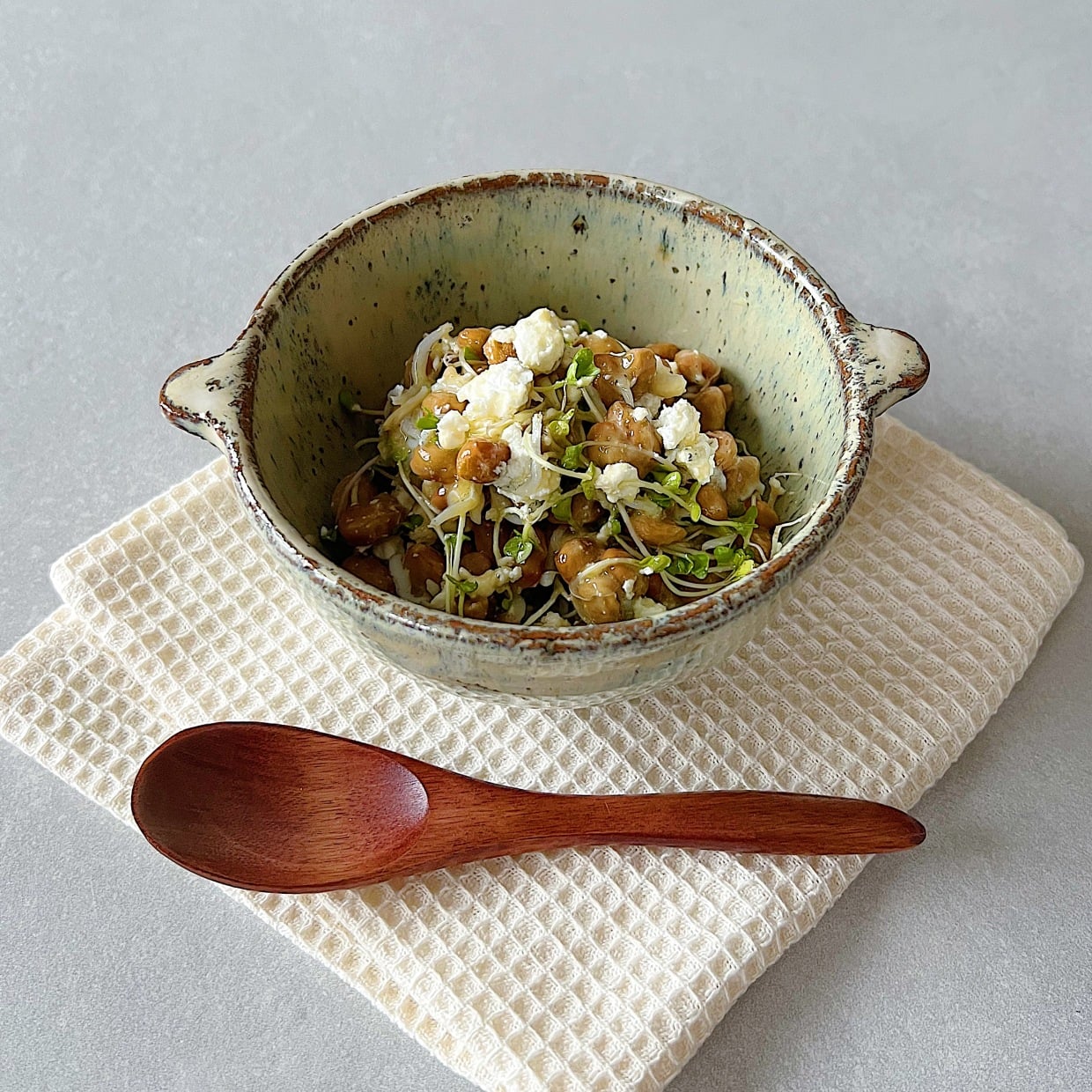  朝「納豆」に混ぜるだけ。“たんぱく質がたっぷりな2つの食材” 
